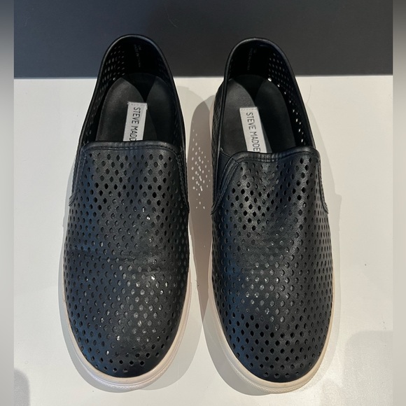Steve Madden Mesh Slip On Sneakers Black Women’s 10 - Picture 3 of 9